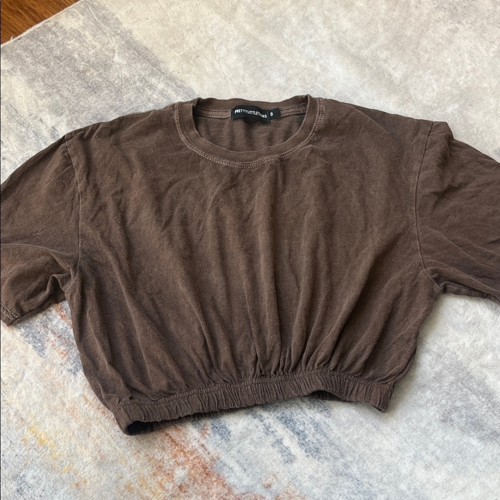 (030)PrettyLittleThing Chocolate Brown Crop Top